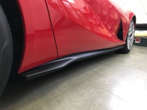フェラーリ812スーパーファストカーボンラッピングサイドステップ
