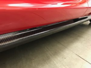 フェラーリ812スーパーファストカーボンラッピングサイドステップ
