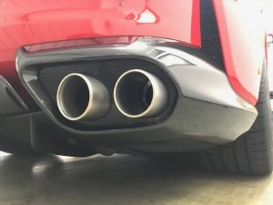 フェラーリ812スーパーファストカーボンラッピングマフラー周り完成