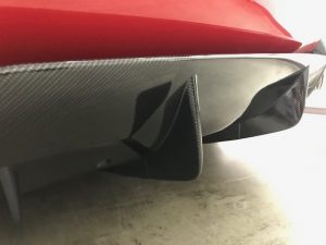 フェラーリ812スーパーファストカーボンラッピングリアディフェーサー完成