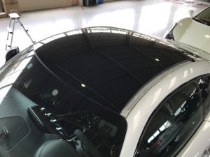 メルセデスＡＭＧＧＴルーフラッピング　ガラスルーフアップ