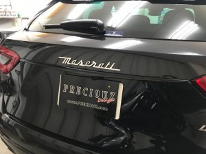 マセラティレバンテリアゲート上メッキモールブラックアウト完成