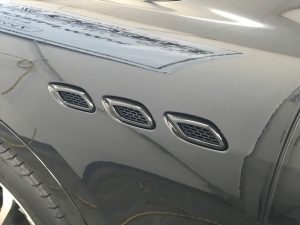 マセラティレバンテメッキフロントフェンダーダクトブラックアウト完成