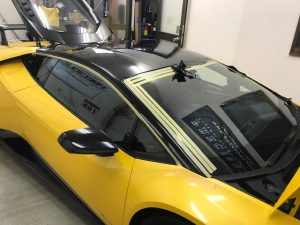 ラボルギーニウラカンペルフォルマンテルーフラッピング施工中