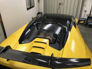ラボルギーニウラカンペルフォルマンテルーフラッピング完成リア右から