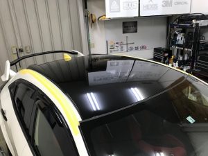 ホンダシビックタイプＲルーフラッピング施工中