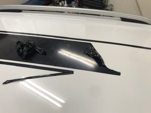 ミニクロスオーバールーフラッピング純正ストライプ剥がし作業