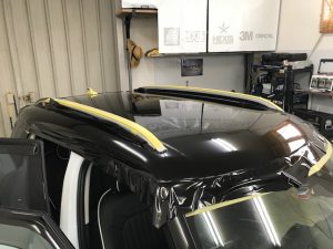 ミニクロスオーバールーフラッピング作業ひと段落右