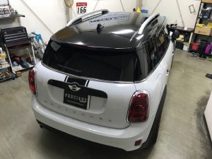 ミニクロスオーバールーフラッピング完成後ろから