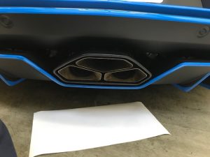 ランボルギーニアヴェンタドールアンダーライン貼り