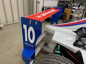フォーミュラーエンジョイ２デザインラッピング完成リアウィング