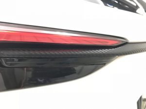 mazdacx-8マツダcx−８リアゲートメッキモールカーボンラッピング完成左