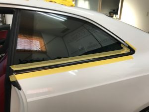 AUDI アウディS５クーペメッキウィンドモールラッピング下処理