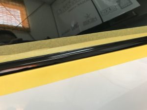 AUDI アウディS５クーペメッキウィンドモールラッピングカット完了後