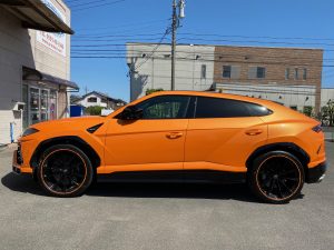 ランボルギーニウルス カーラッピンググロスカーボンデザイン前