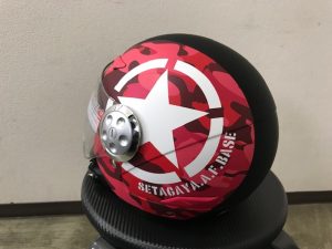 ヘルメットラッピング子供用ヘルメット迷彩カラー完成左後ろ