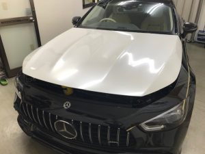 メルセデスAMGGT53ツートンラッピング施工ボンネット完成