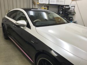 メルセデスAMGGT53ツートンラッピング施工完成右前から