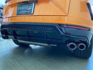 ランボルギーニウルス カーラッピンググロスカーボン