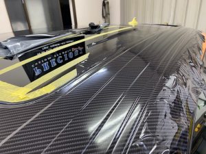 ランボルギーニウルスグロスカーボンルーフラッピング